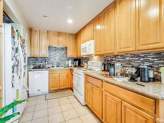 2nd image of 1030 De Haro St #1026