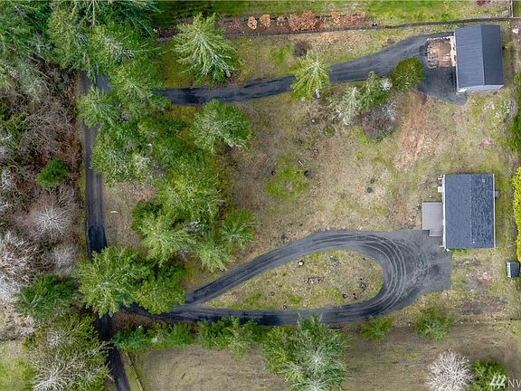 3rd image of 531 E Meyer Lake Dr