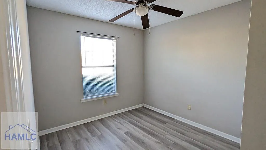 3 bed, 2.0 bath, 1034 sqft, $1,695 — Photo 3