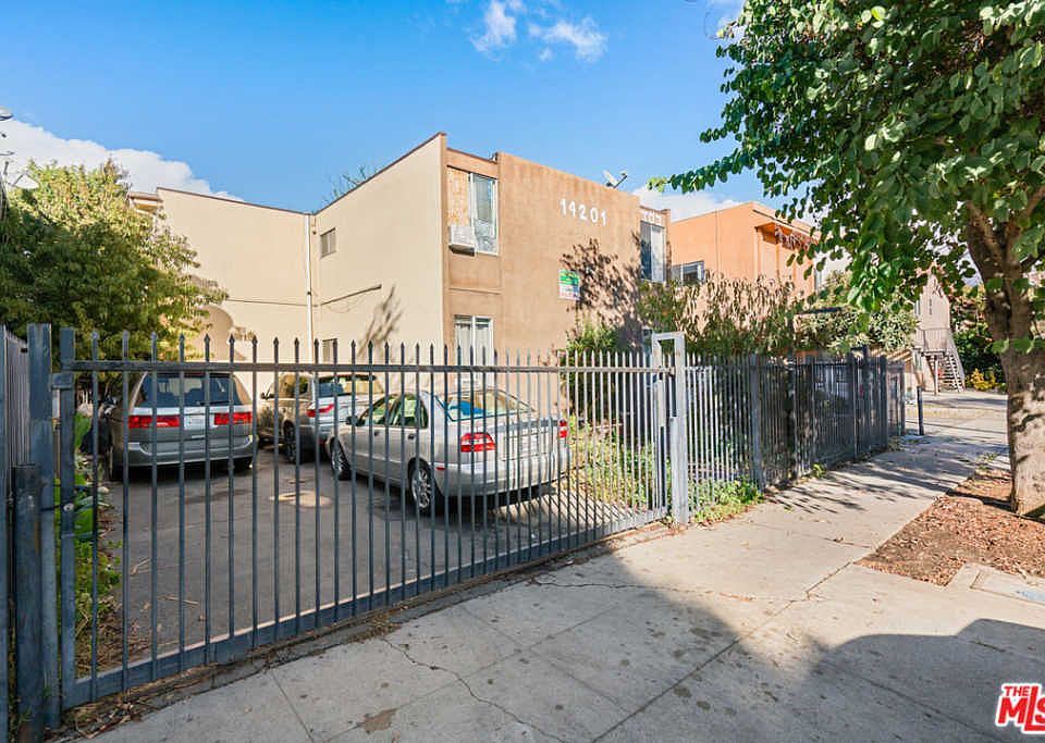 2nd image of 14201 Delano St