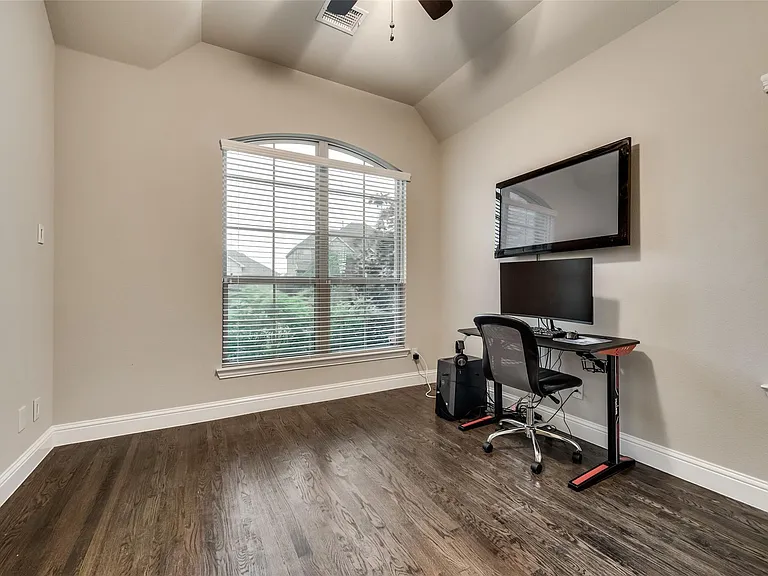 1213 Wedgewood Dr — Photo 8