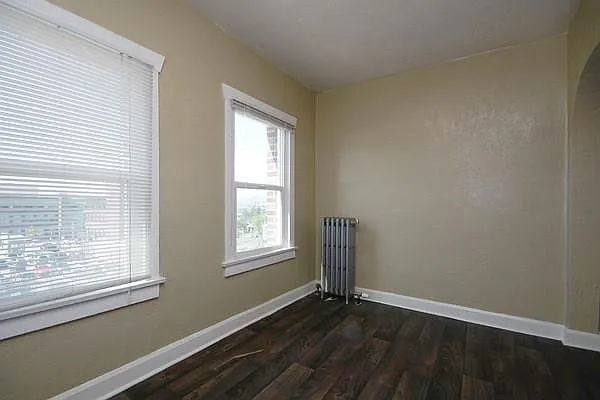 New Broadmoor — Photo 19