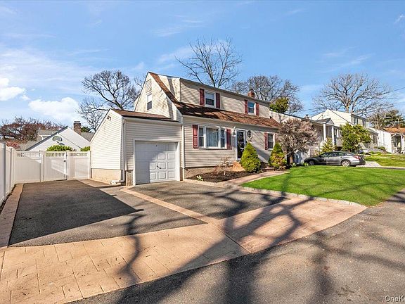 2nd image of 10 Maple Road