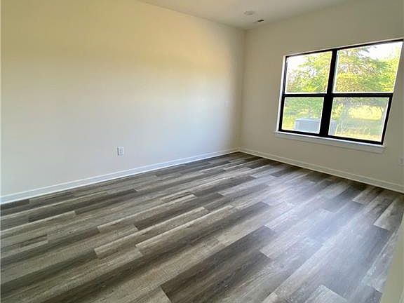 4th image of 146 Shields Dr #22