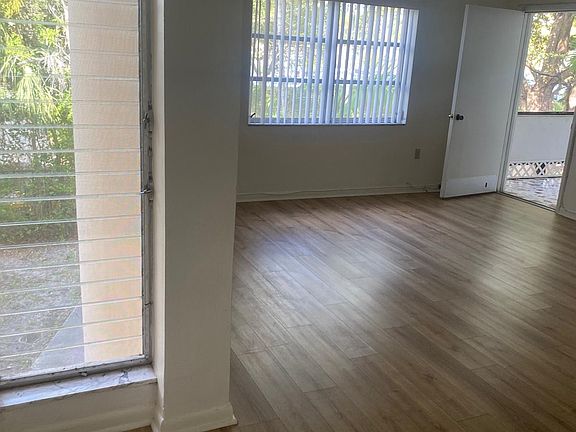4th image of 9175 SW 77th Ave APT 206