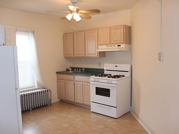 3rd image of 414 Leverington Ave #3