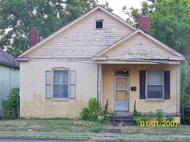 2nd image of 305 Walter Jetton Blvd