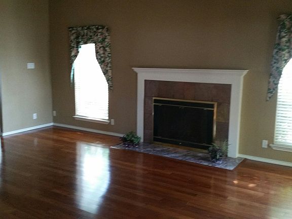 2nd image of 108 Tumbleweed Dr