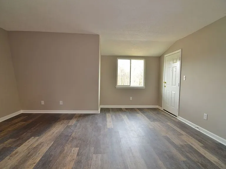 704 McMakin St — Photo 12