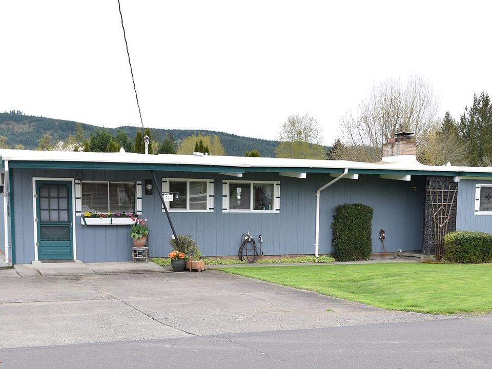 1st image of 444 Roake Ave SE