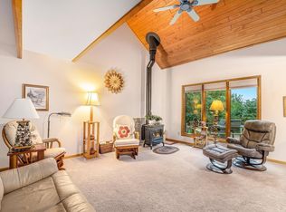 3719 Orchard Ln, Beulah, MI 49617
