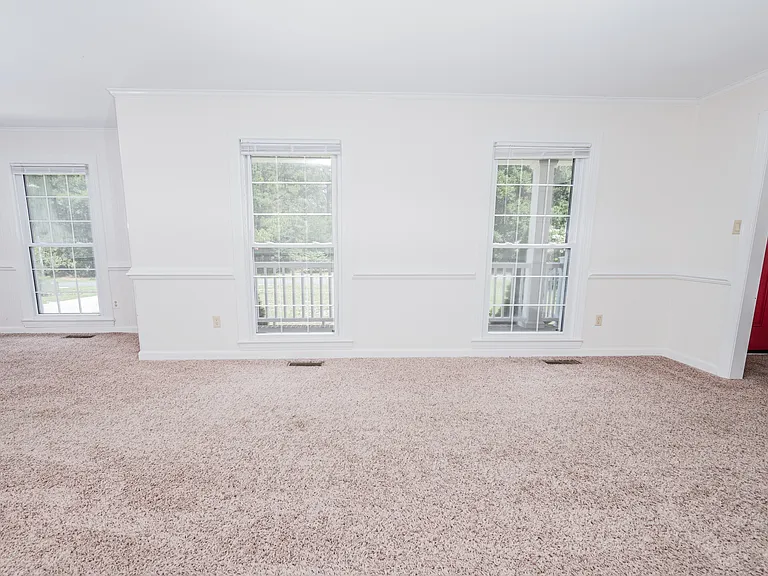 104 Dorchester Ln — Photo 22