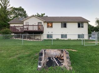 320 Pleasant St, Lake Mills, WI 53551