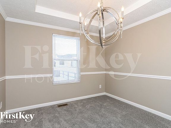 4th image of 26 Forest Pond Dr