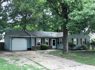 618 Woods Rd, Newport News, VA 23601