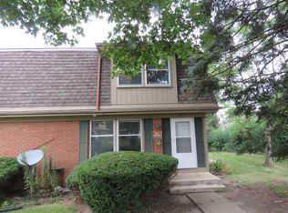 701 Shaw Ct, Schaumburg, IL 60194