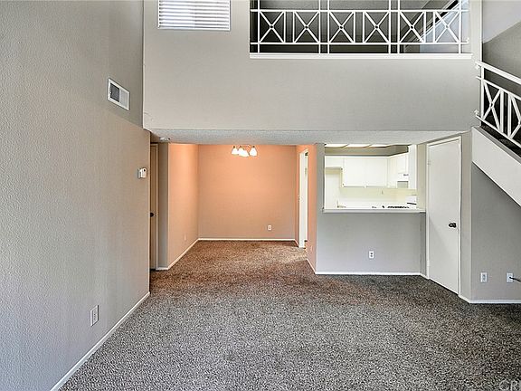 5th image of 23921 Del Monte Dr Unit 36
