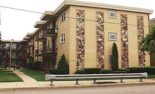 1st image of 4829 N Central Ave APT 306
