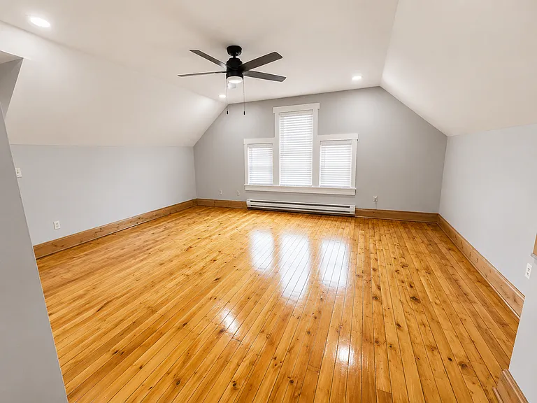 1720 Como Ave SE #0 — Photo 4