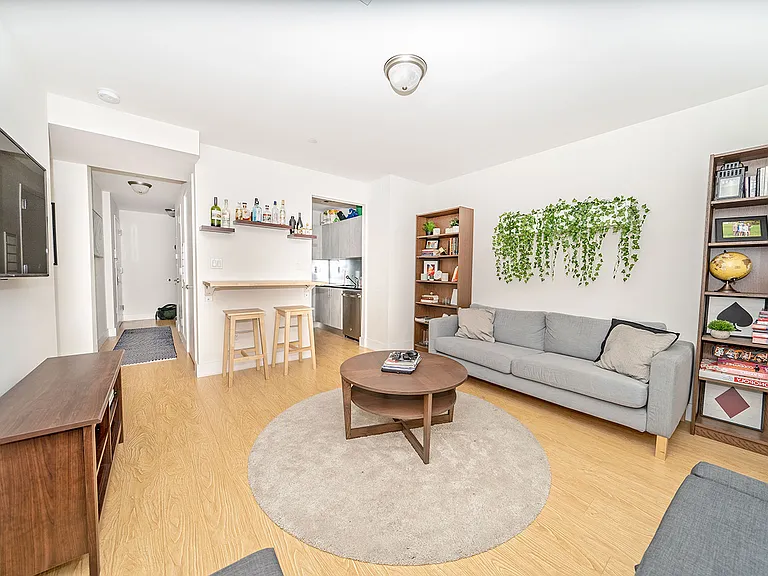 833 Monroe St #6I — Photo 3