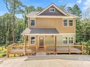 107 Mears Ridge Dr, Asheville, NC 28806