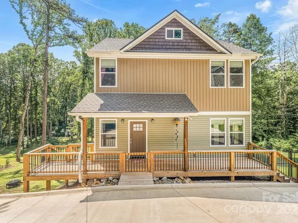 107 Mears Ridge Dr, Asheville, NC 28806