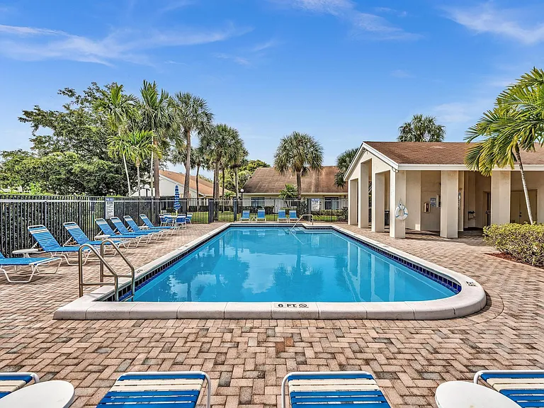 10240 NW 33rd Pl — Photo 34