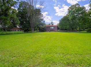 6 Wells Rd, Granby, CT 06035