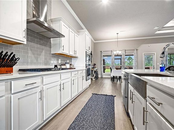 3rd image of 5662 Orchard Ln W