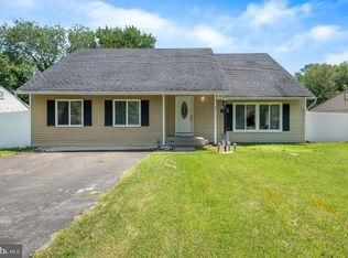 66 Eastmont Ln, Sicklerville, NJ 08081