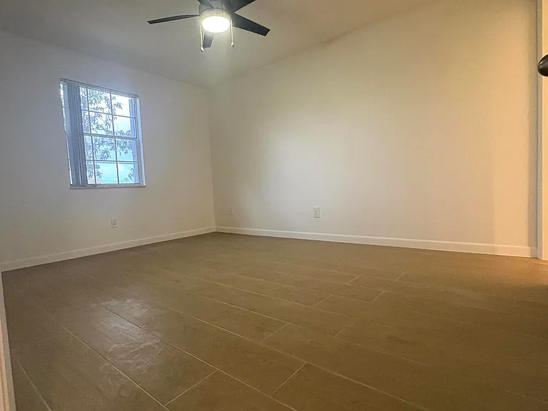661 Waterside Dr — Photo 8