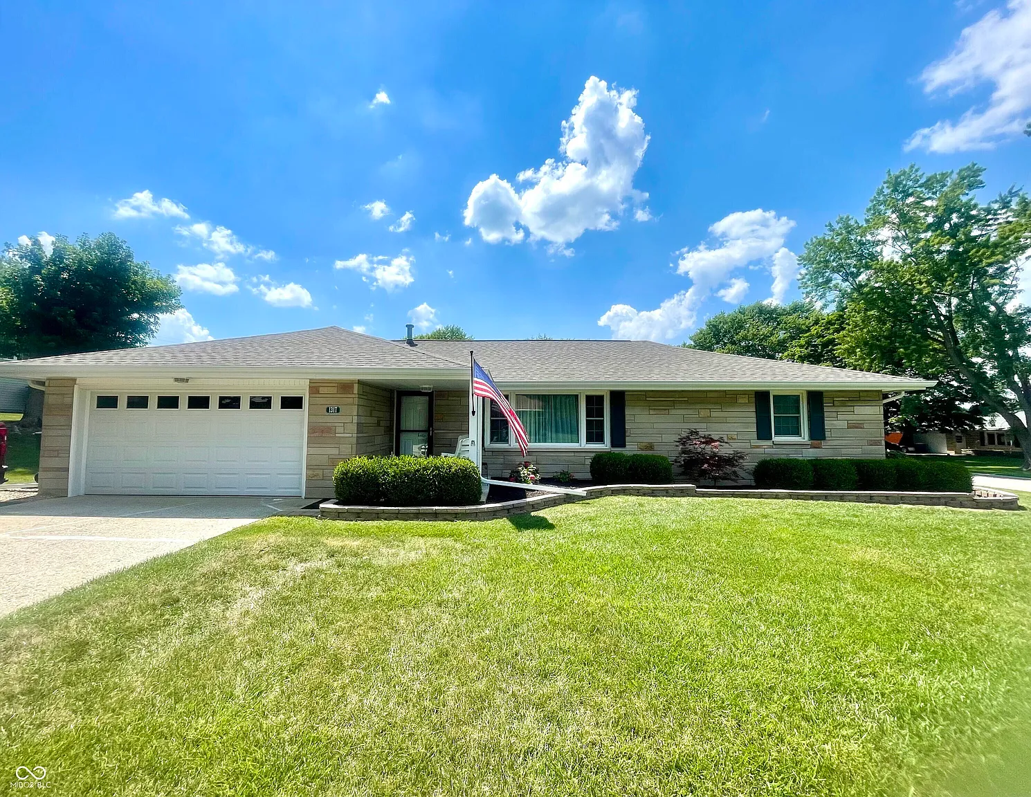 1317 N Riley Rd photo 1