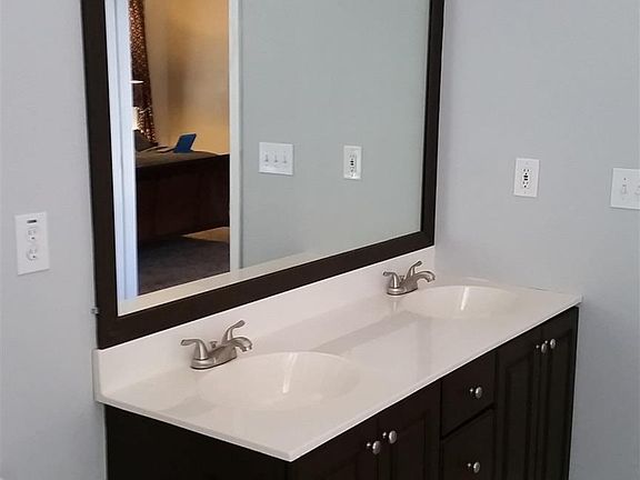4th image of 146 Canterbury Dr