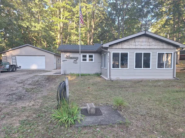 4052 Judy Dr, Harrison, MI 48625