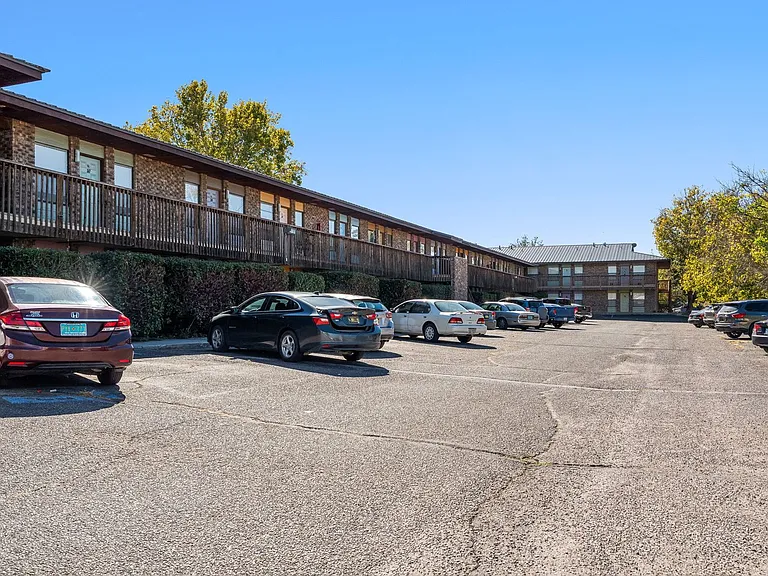 Brandywood Park Apartments — Photo 37