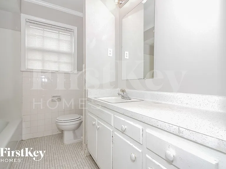 5191 Kingswood Cv — Photo 17