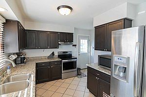 4th image of 607 Holdridge Ave