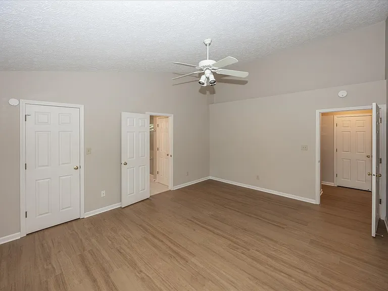 11179 Avery Row — Photo 17