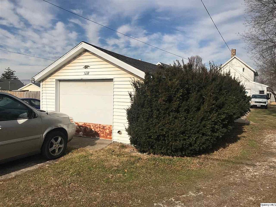 2nd image of 528 Jackson St