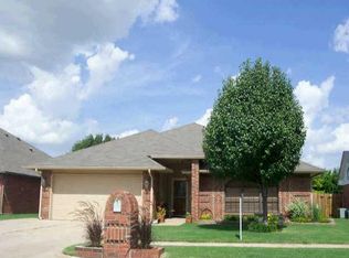12104 N Skyway Ave, Oklahoma City, OK 73162