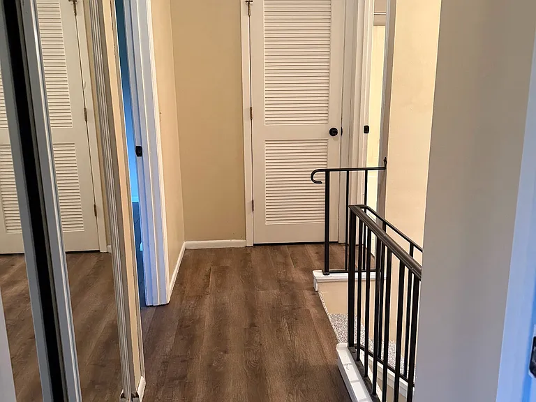 7788 Dunmore Rd — Photo 9