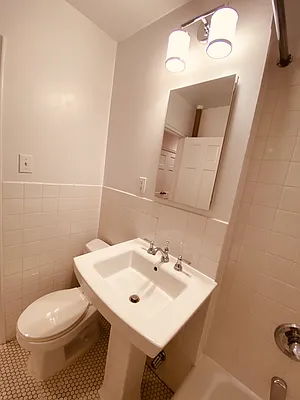 Rented by Metropolis Real Estate of Manhattan | media 23