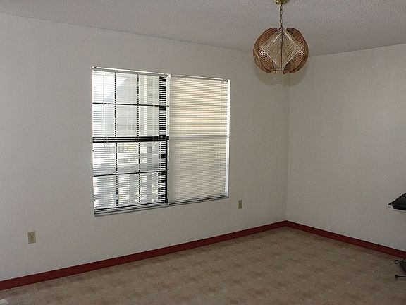 2nd image of 840 Center Ave APT 20