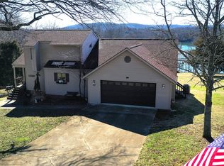 17 Lakeside Dr, Holiday Island, AR 72631