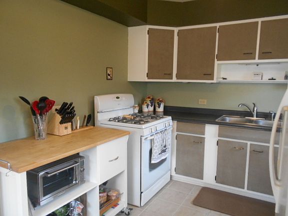 4th image of 710 Dickens Ave
