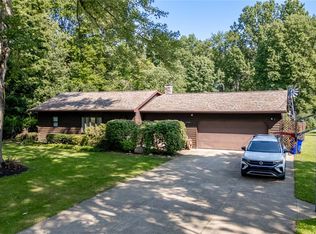 4949 Lovers Ln, Ravenna, OH 44266