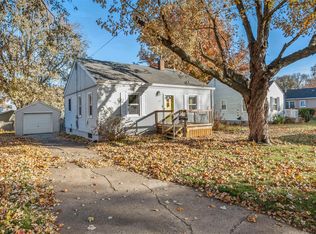 3611 68th St, Urbandale, IA 50322