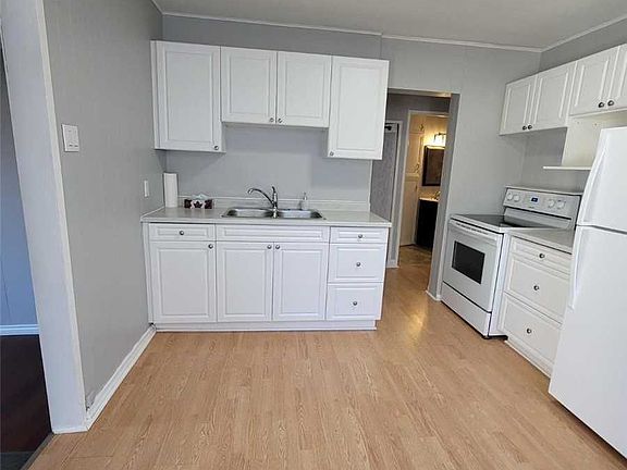 5th image of 121 Strachan St #B