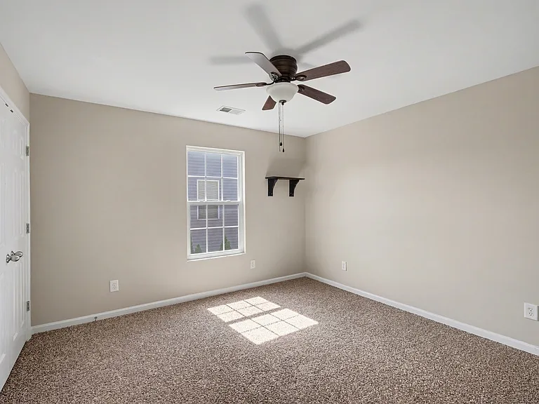 1042 Countess Ln — Photo 19