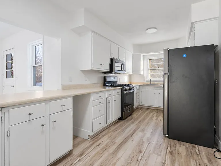 1122 Franklin St — Photo 12